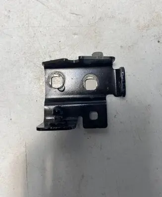 Land Rover Range Rover Evoque L551 Fender mounting bracket K8D216151AC LR117309