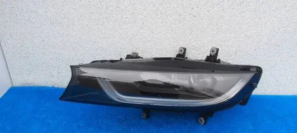 BMW i8 Headlight/headlamp 7400125