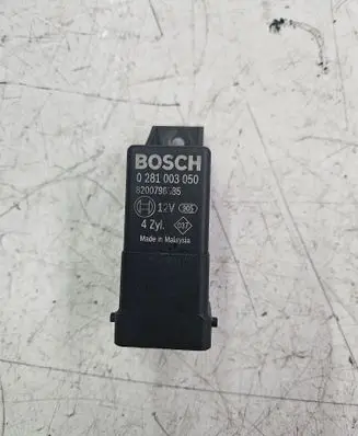 Renault Trafic III (X82) Glow plug pre-heat relay 0281003050