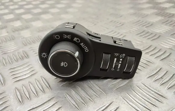 Chrysler Pacifica Light switch P68154356AD