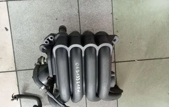 Audi A4 S4 B5 8D Intake manifold 06B133210N
