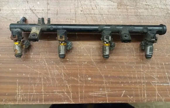 Renault Trafic II (X83) Fuel injector H82064228 8200053030