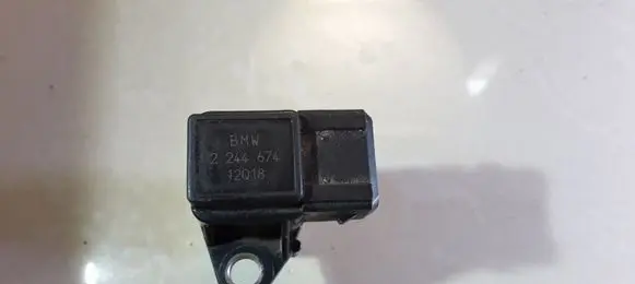 BMW 5 E39 Air pressure sensor 2244674