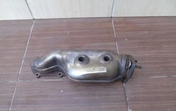 Audi A8 S8 D2 4D Exhaust manifold 0772530330