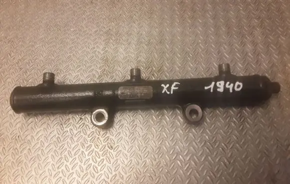 Jaguar XF X250 Fuel main line pipe 4R8Q9D280AC