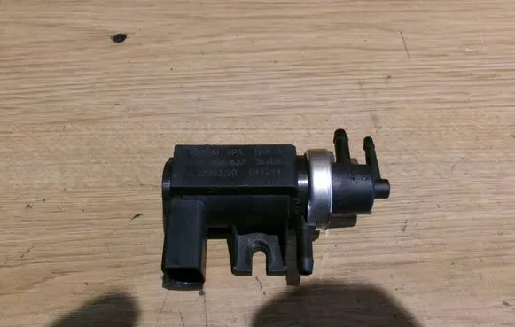 Audi A4 S4 B6 8E 8H Turbo solenoid valve 1J0906627 72290320 04T244