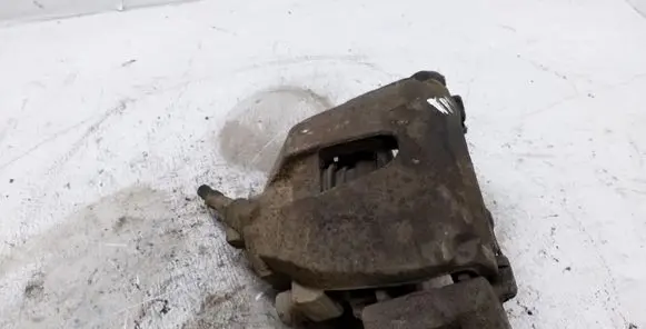 Ford Kuga I Front brake caliper
