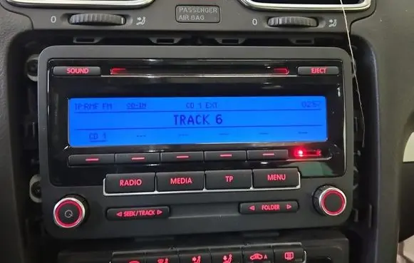 Volkswagen Scirocco Radio/CD/DVD/GPS head unit 1K0035186AA IMPRK1566236
