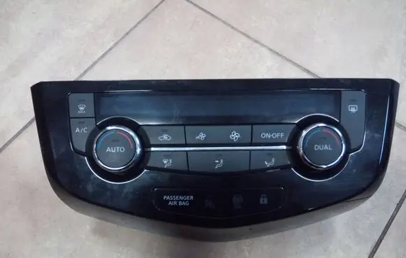 Nissan Qashqai Climate control unit 275004EA0A