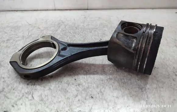 Mercedes-Benz E C207 W207 Piston with connecting rod 8370B