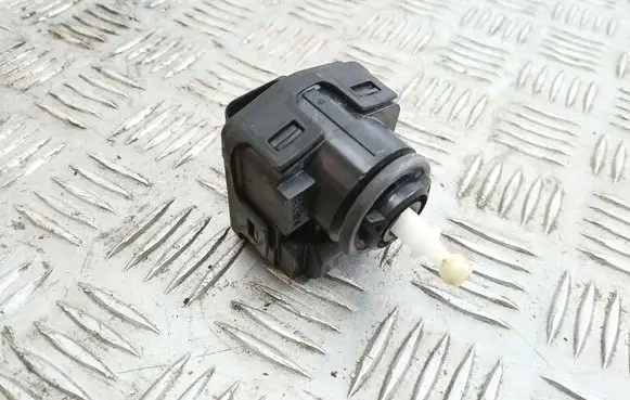Audi A6 S6 C5 4B Headlight level adjustment motor 8L0941295