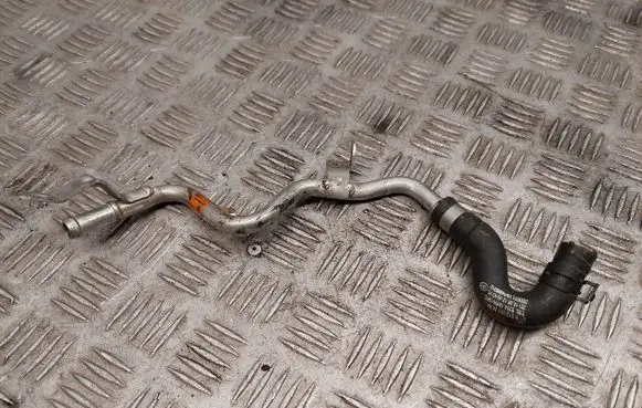 Mercedes-Benz CLS C218 X218 Engine coolant pipe/hose A2125015884