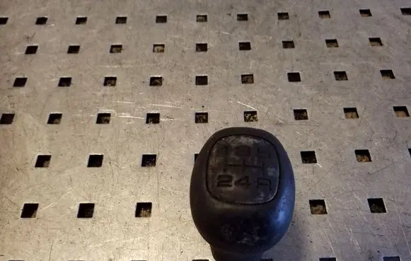 Opel Frontera B Gear lever shifter trim leather/knob