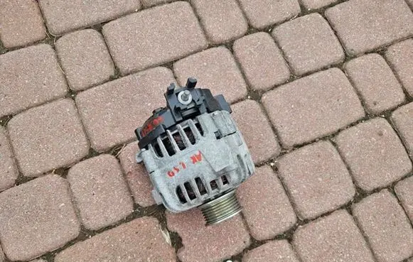 Opel Astra K Generator/alternator 39159019
