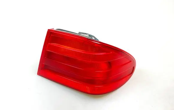 Mercedes-Benz E W210 Rear/tail lights 197202 197042 593802