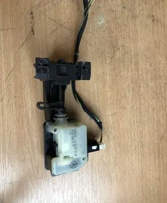 Fuel tank cap lock motor