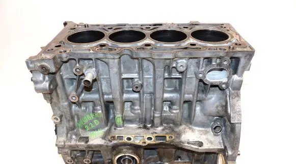 Mitsubishi Outlander Engine block A06675