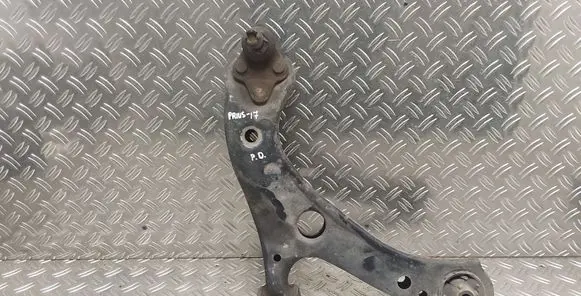Toyota Prius (XW50) Front lower control arm/wishbone