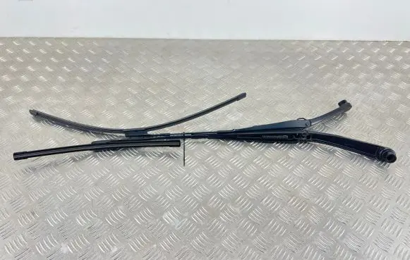 Hyundai Tucson IV NX4 Windshield/front glass wiper blade 