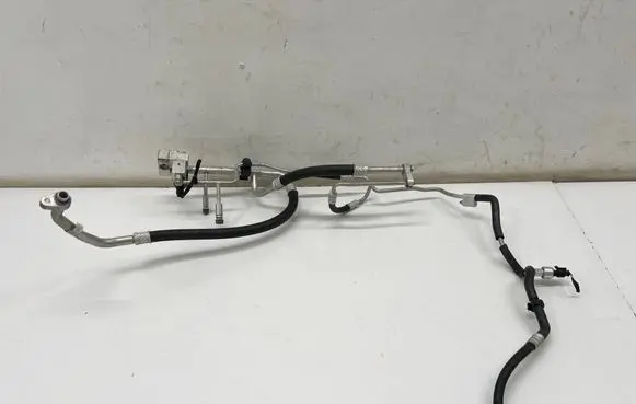 MG ZS Air conditioning (A/C) pipe/hose 11031623