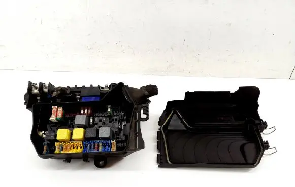 Mercedes-Benz GLA W156 Fuse box set A2465400182 A2465410905