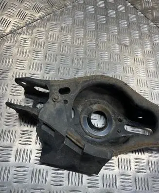 Toyota RAV 4 (XA50) Coil spring/strut mount 