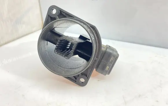 Skoda Fabia Mk2 (5J) Mass air flow meter 03L906461 5EK97023