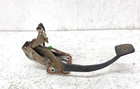 Toyota Yaris Brake pedal 
