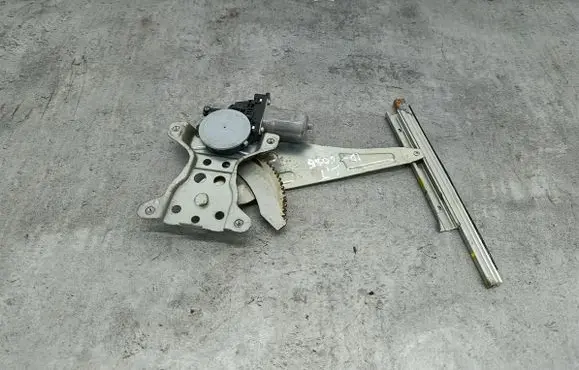 Suzuki Swift I Rear door window regulator with motor 8356063J00