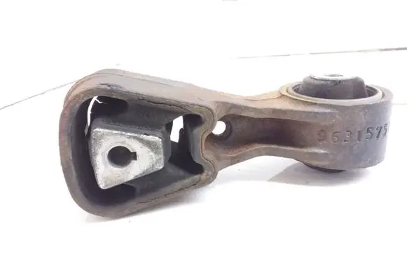 Engine mount bracket