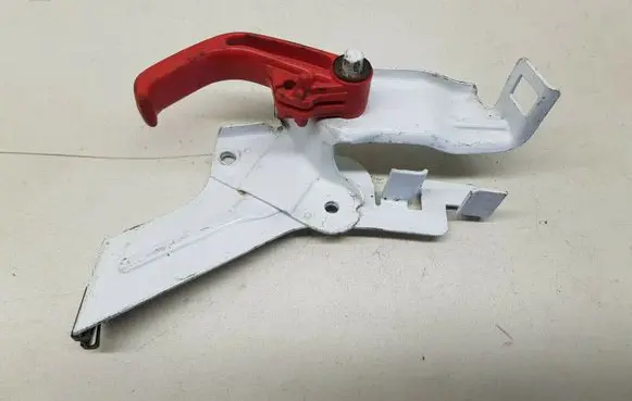Volvo V70 Engine bonnet (hood) release handle 9441855 nr5220