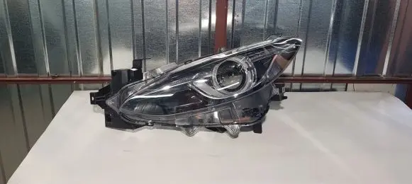 Mazda 3 III Headlight/headlamp BHN351040