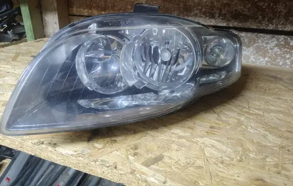 Audi A4 S4 B7 8E 8H Headlight/headlamp