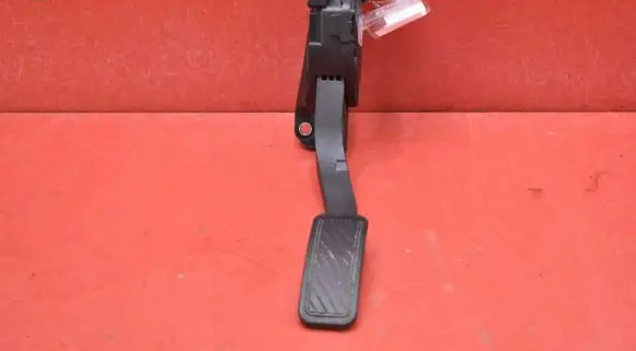 Ford Fiesta Accelerator throttle pedal 8V21-9F836-AB