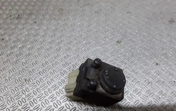 Volkswagen Golf III Wing mirror switch 1H0959565