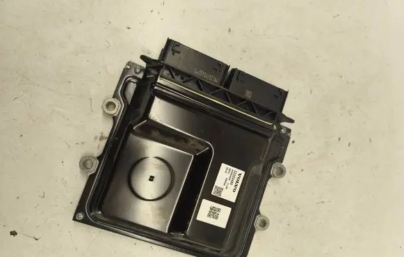 Volvo XC90 Engine control unit/module 32203480