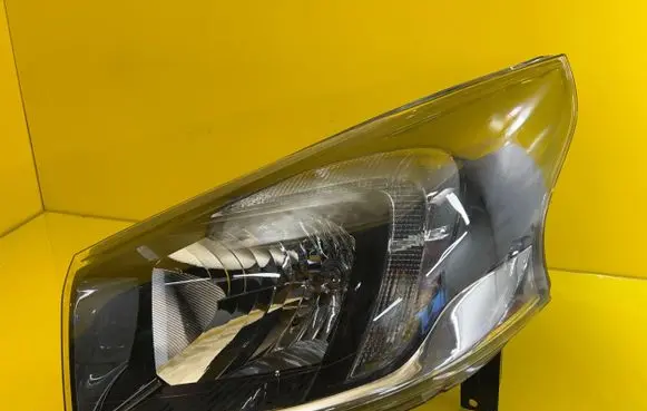 Opel Vivaro Headlight/headlamp 260607015R