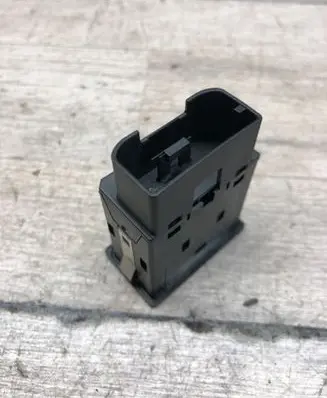 Passenger airbag on/off switch