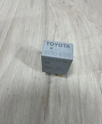 Toyota Corolla Verso AR10 Other relay 9008087019 0332011001