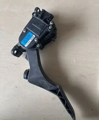 Volkswagen Transporter - Caravelle T5 Accelerator throttle pedal 7H1723503