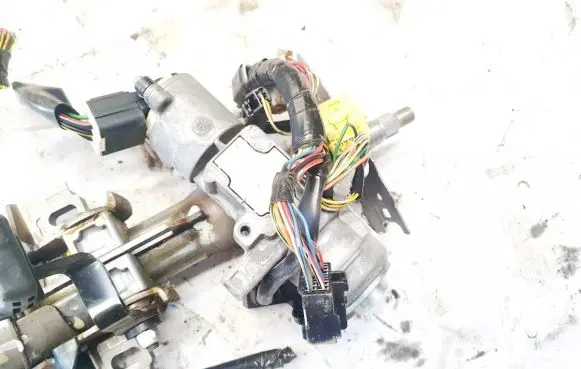 Toyota Avensis T250 Ignition lock contact n05015178