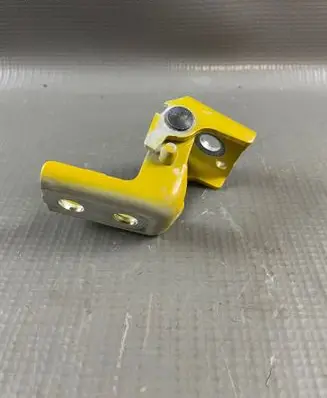 Peugeot 208 II Front door upper hinge 266CO