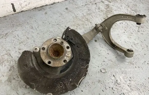 BMW 5 F10 F11 Front wheel hub