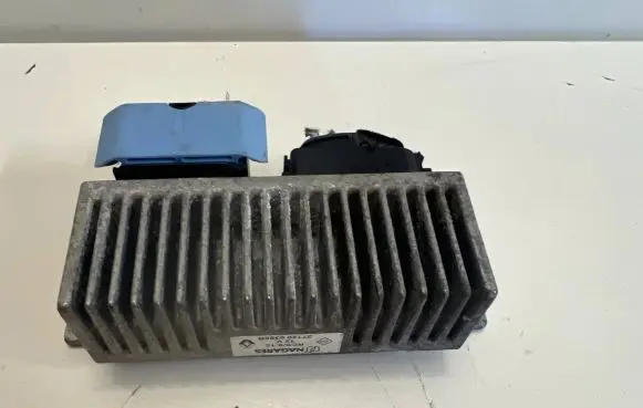 Renault Master III Glow plug pre-heat relay 271206395R