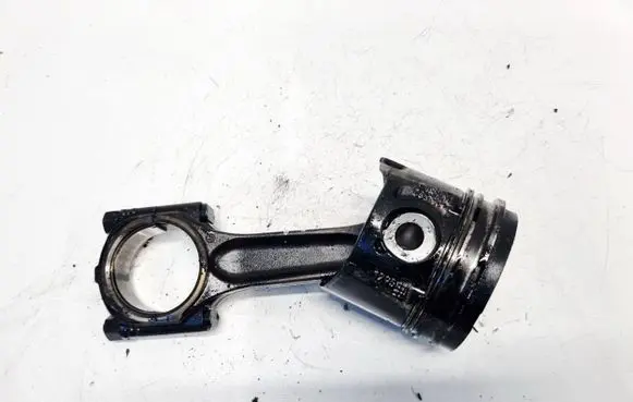 Volvo V50 Piston with connecting rod 085190