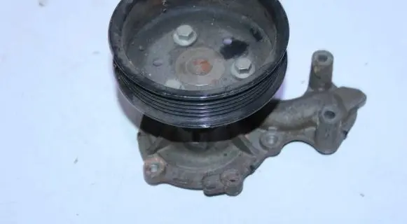 Ford Focus Water pump CM5G8501FA