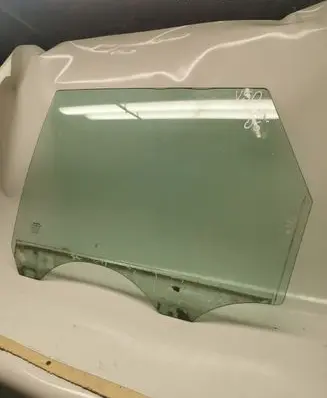 Volvo V50 Rear door window glass 43R001105 E000186