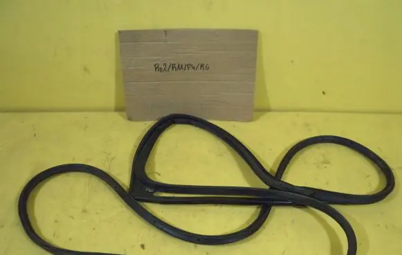 Suzuki SX4 S-Cross Rubber seal loading door 118KM