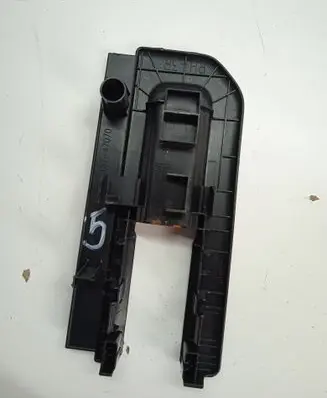 Toyota Prius+ (ZVW40) Rear seat rail trim cover 7215747070