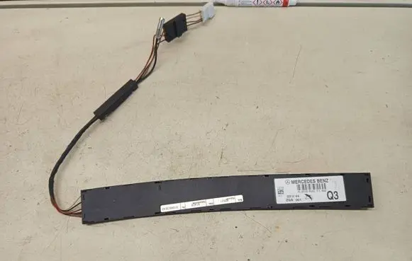 Mercedes-Benz CLK A209 C209 Aerial antenna filter A2038201189